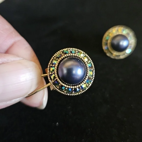 Heidi Daus Blue Faux Pearl Surrounded by Crystals Pierced Earrings - Picture 1 of 3